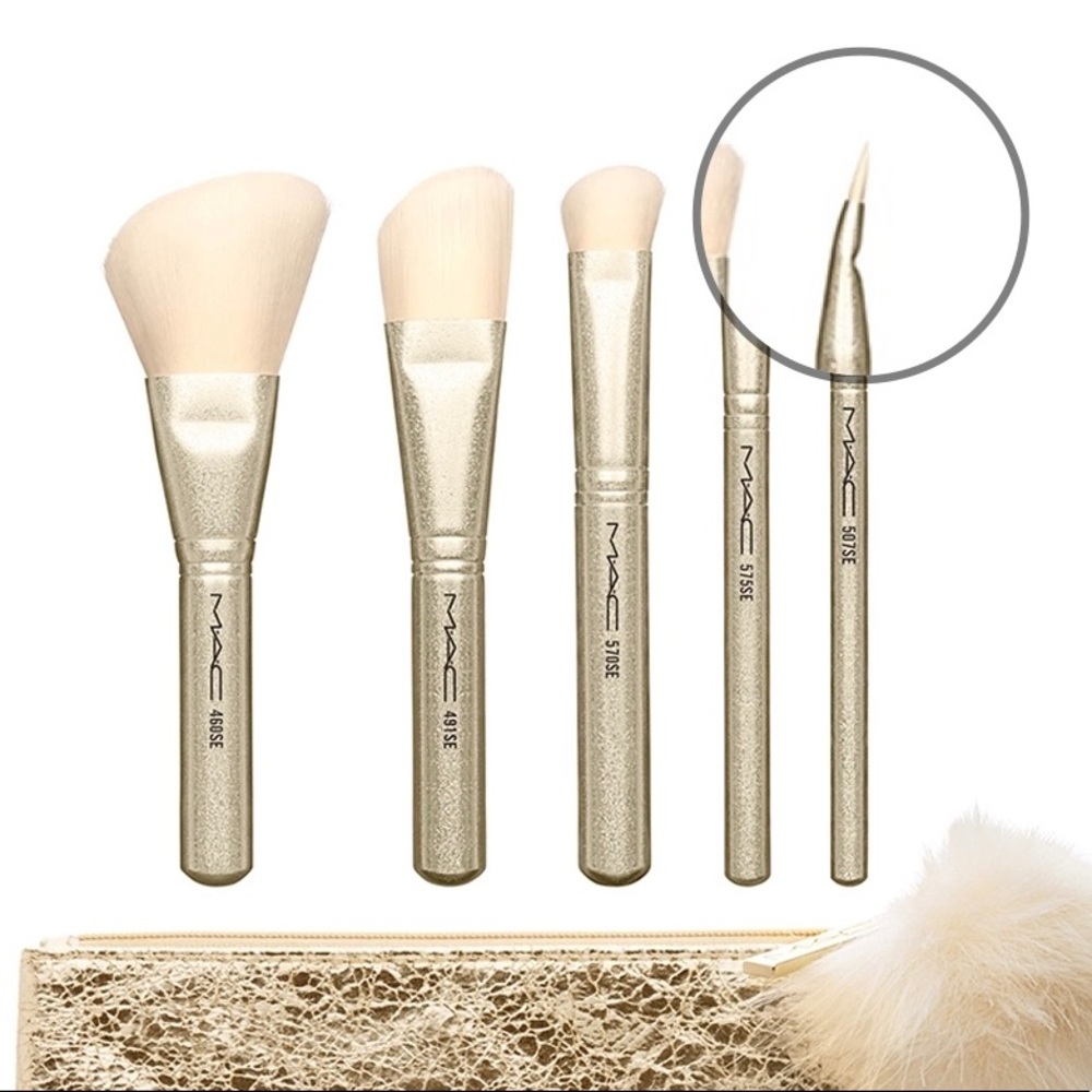 NWT MAC fine bent eyeliner brush + FREE SHIPPING